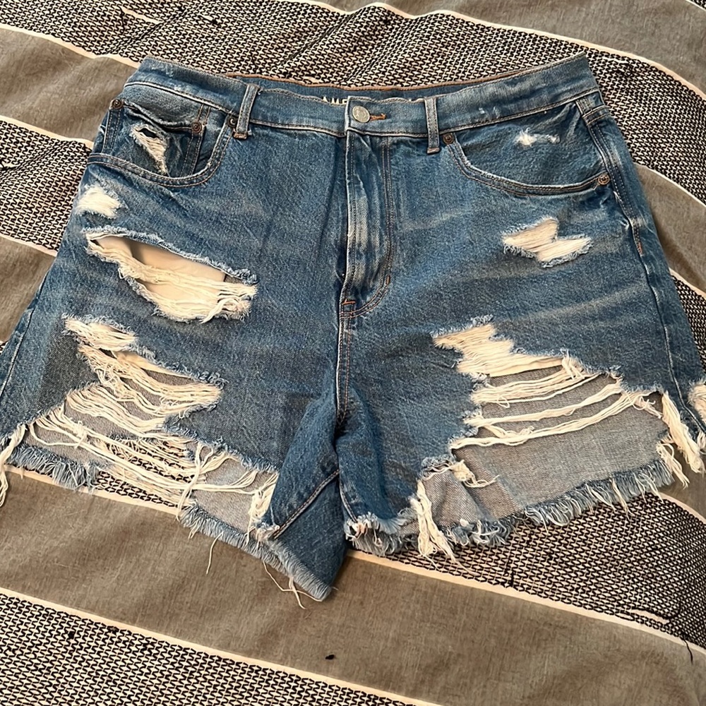 American Eagle highway rise 90s boyfriend shorts
